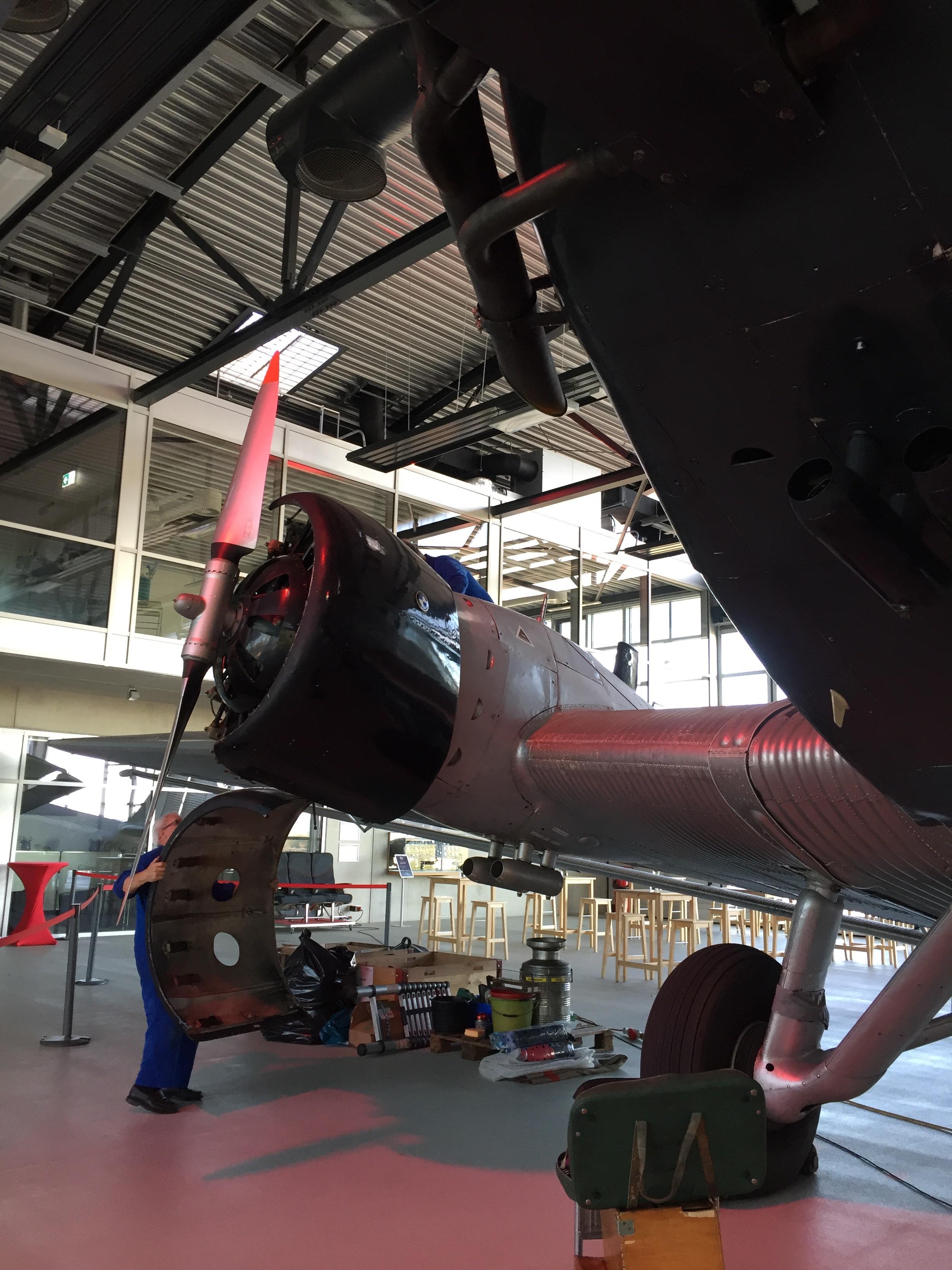 Wartungsarbeiten an 660 PS im Hugo Junkers Hangar (HJH) 2018
